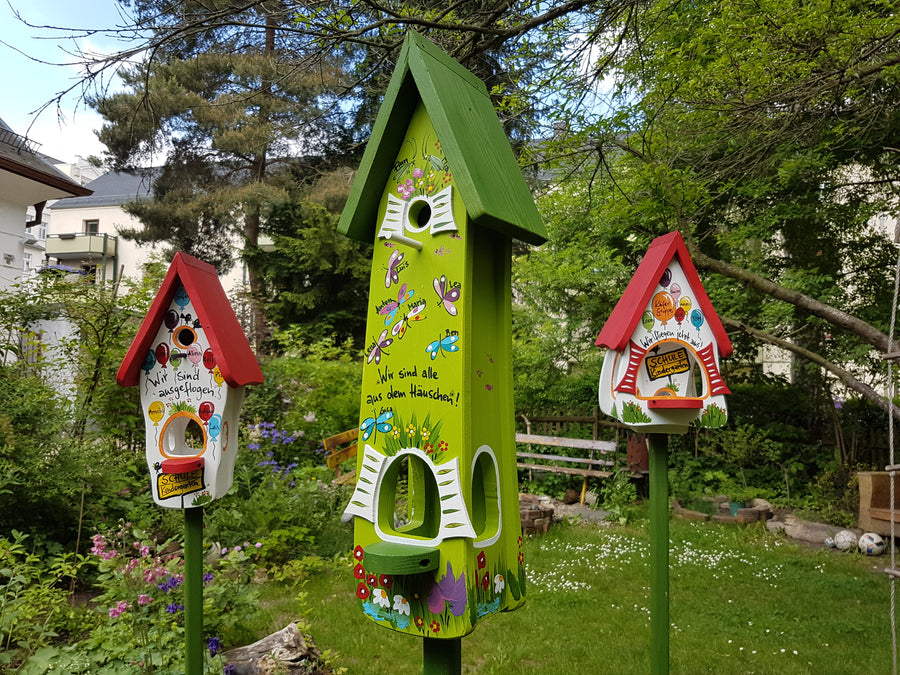 Kindergarten Abschiedsgeschenk kombiniertes Vogelhaus kiwi | Namen mit Schmetterlingen