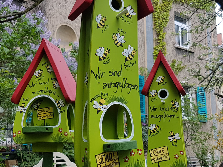 Kindergarten Abschiedsgeschenk kombiniertes Vogelhaus kiwi | Namen mit Bienen