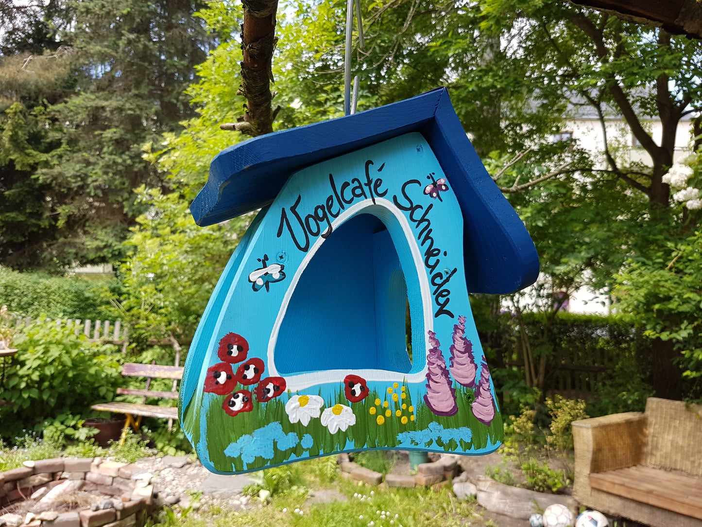 Futterhaus - Gartenzauber hellblau - personalisiert