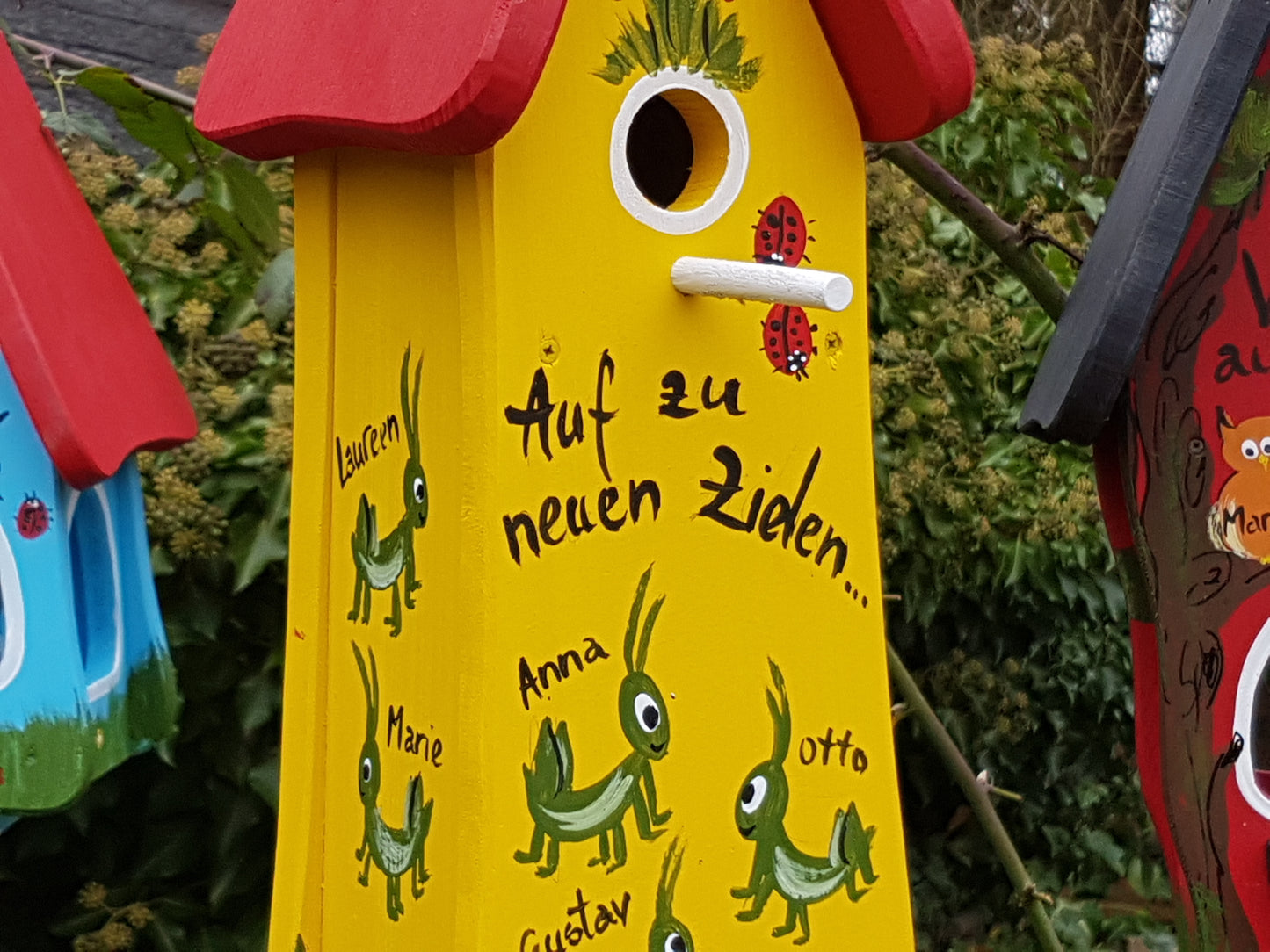 Nisttürmchen "Grashüpfer" gelb - personalisiert