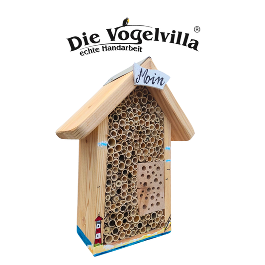Petit hôtel à abeilles avec panneau « Moin »