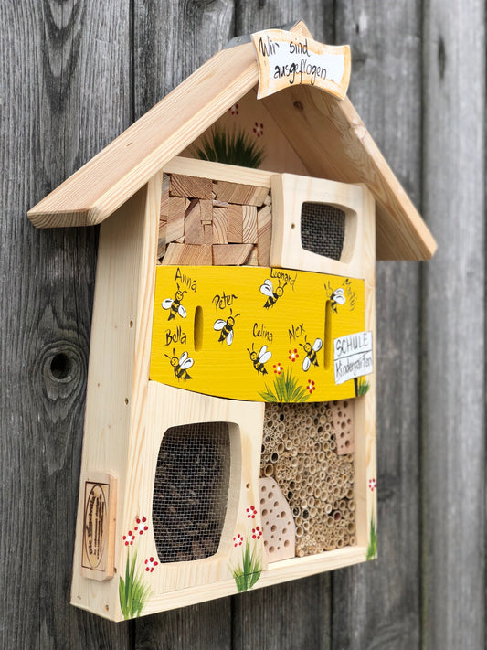 Kindergarten Abschied Insektenhotel Gelb | Namen der Kinder mit Bienen