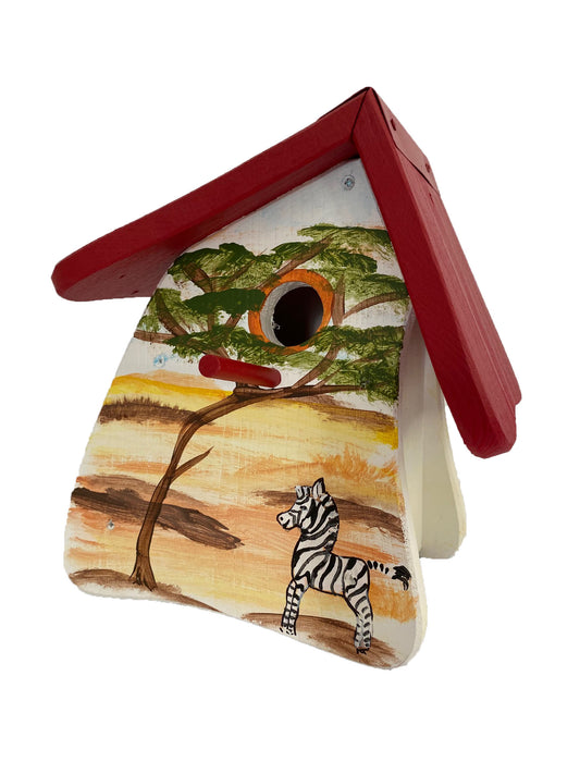 Nesting mini animals of the savannah 